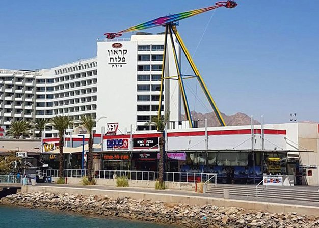 מתנת יום ההולדת שקיבלה בת הזוג בטיילת אילת - מכות רצח