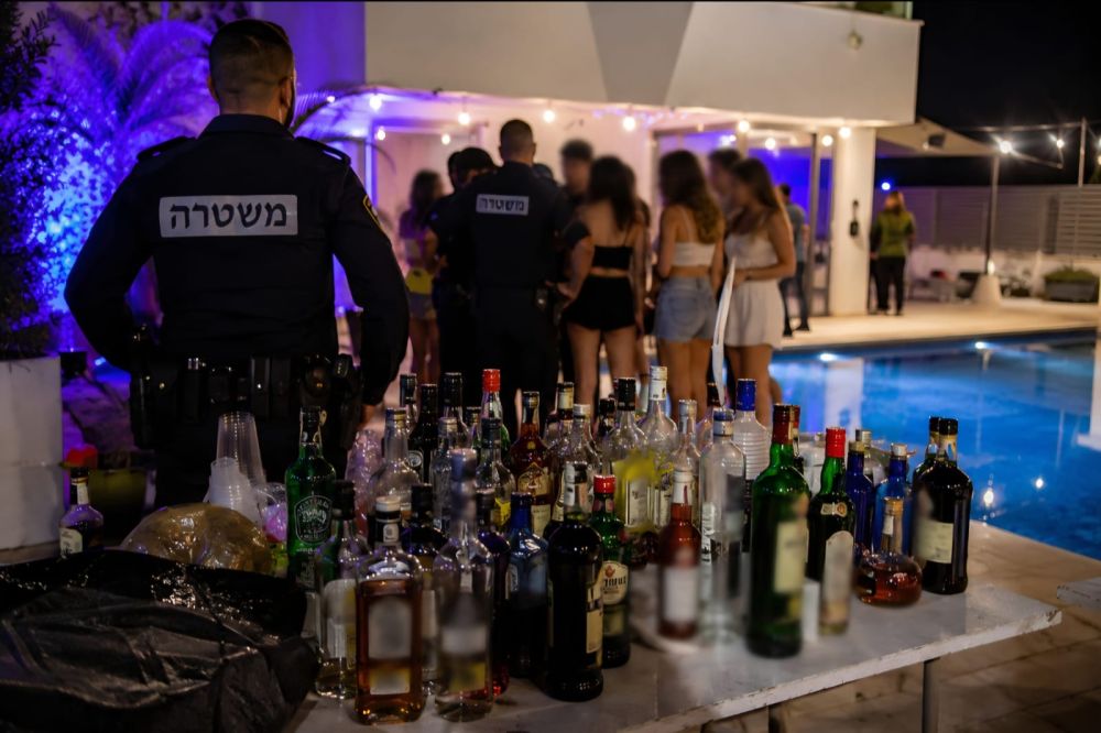 רעש מווילות חשף מסיבות קטינים עם עשרות בקבוקי אלכוהול באילת