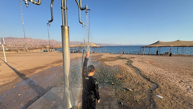  כתב אישום: נהג באופנוע על קו חוף קצא''א באילת 
