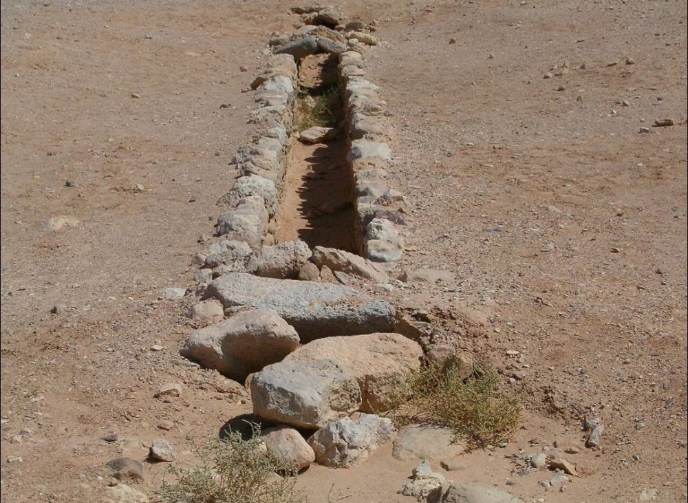 המים שהלכו בחושך