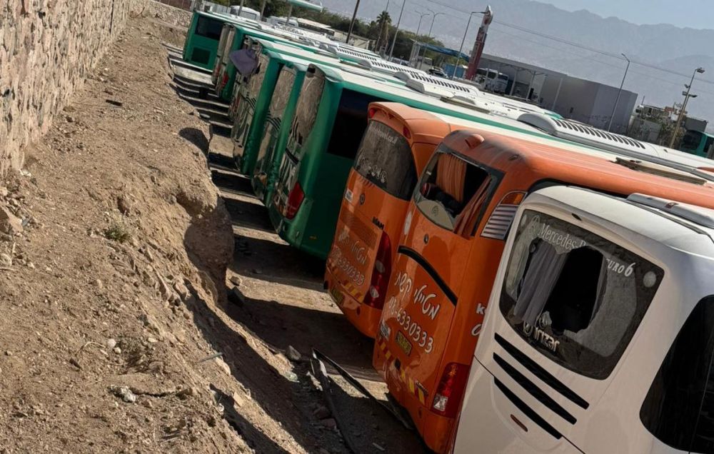 משטרת מרחב אילת עצרה חשוד במעורבות בגרימת נזק לשמונה אוטובוסים