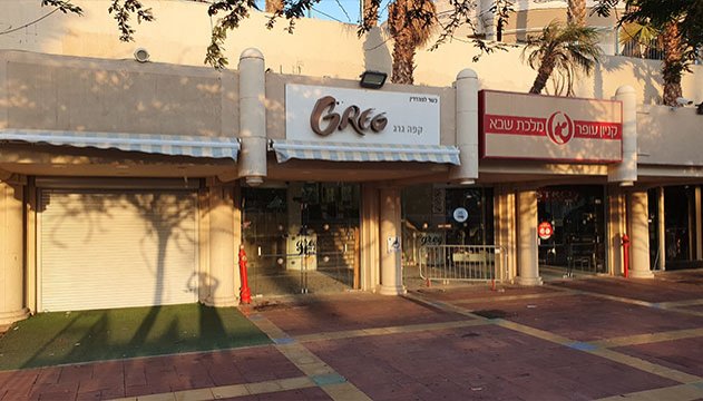 שוטרי אילת עצרו חשוד בפריצה לקניון מלכת שבא 