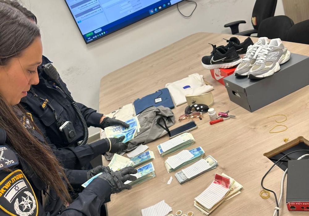 חשד: פרץ לרכב באתר בנייה באילת וגנב מאות אלפי שקלים במזומן 