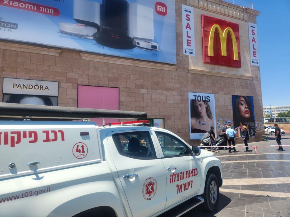 שריפה בקניון מול הים באילת