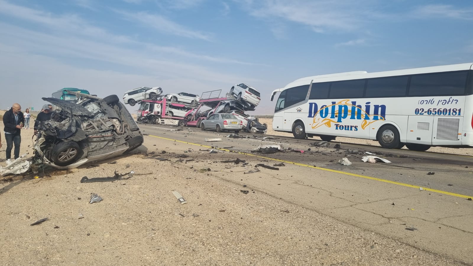 צפו: שני הרוגים בתאונה עם משאית רכבים סמוך לקיבוץ יהל