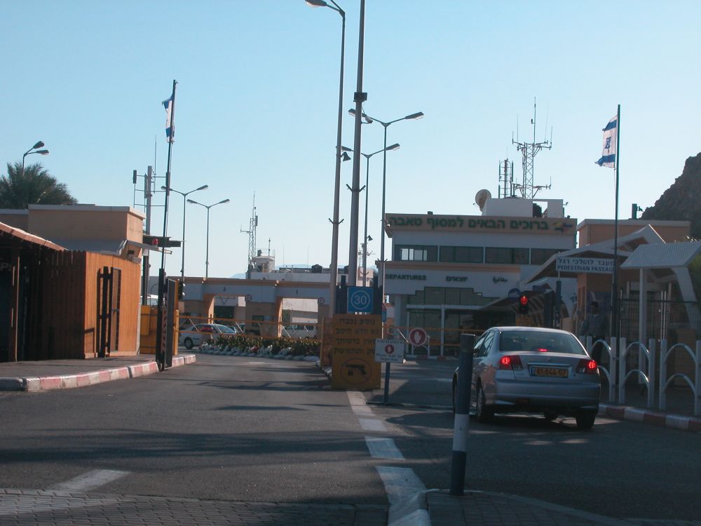על רקע סגירת השמיים: זינוק חד במחיר המעבר בטאבה מעורר זעם בקרב נוסעים מאילת