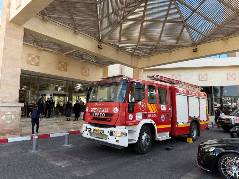 צפו: שריפה במלון מג׳יק פלאס באילת