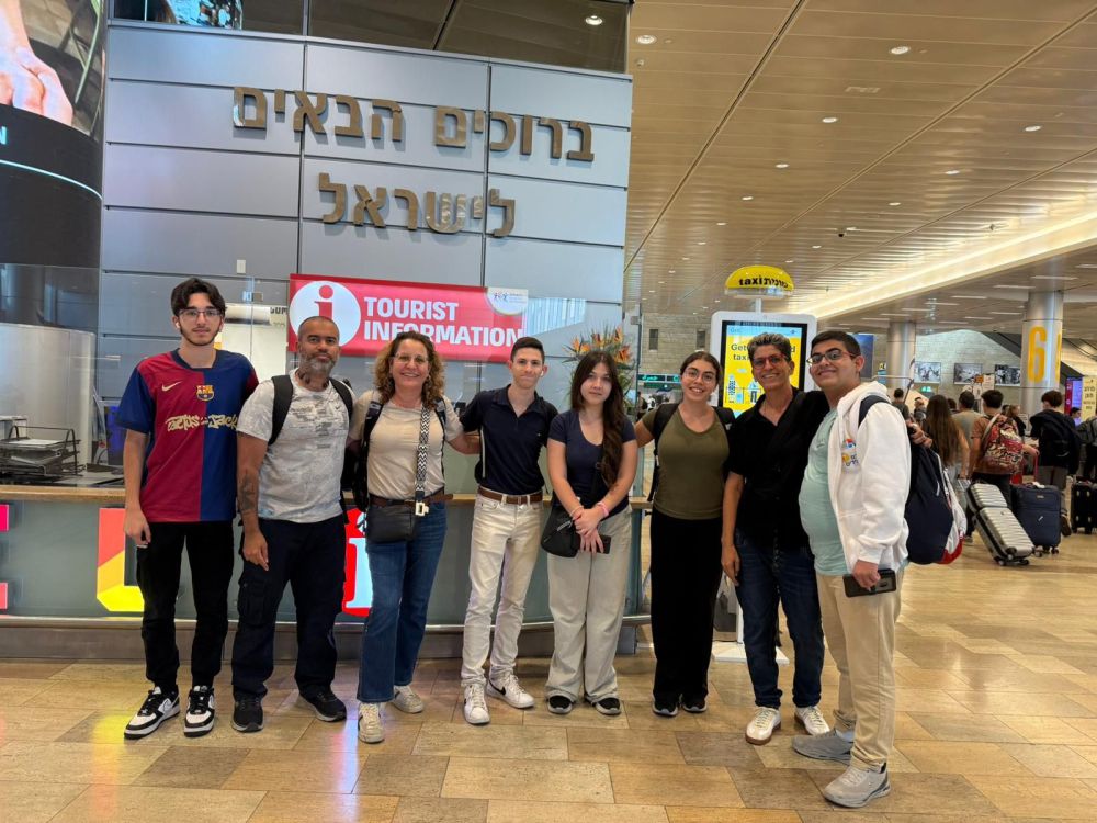 תלמידי קדם עתידים אילת חזרו מפראג אחרי הזכייה והשהות בזמן המלחמה
