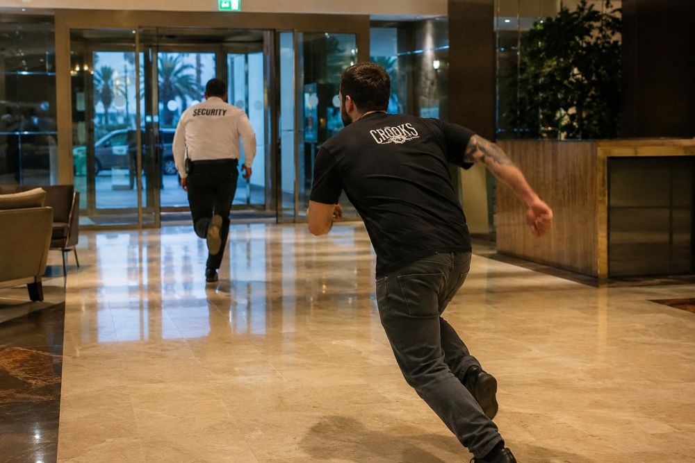 אורח במג'יק פאלאס אילת רדף עם סכין אחרי עובדי המלון