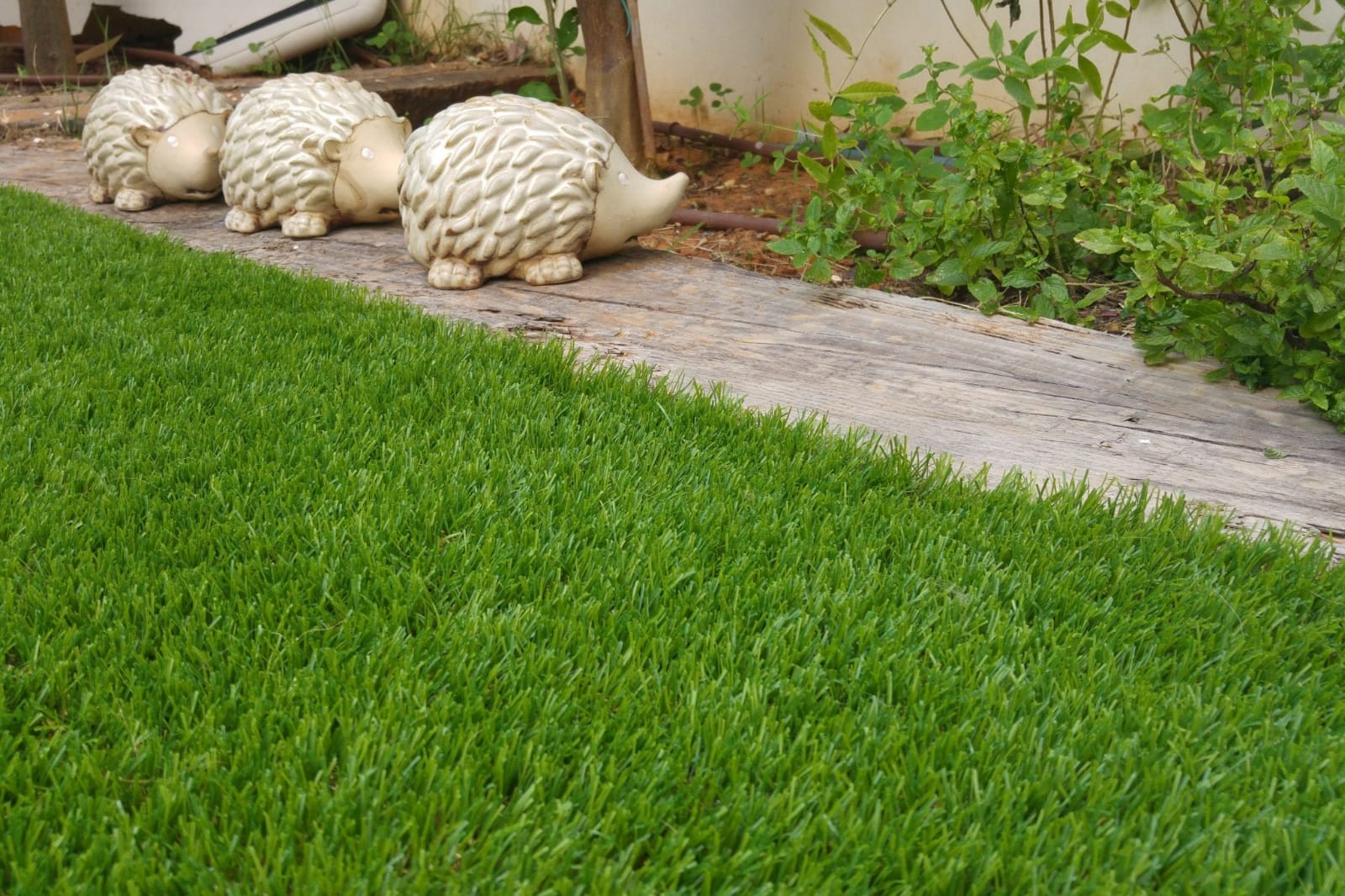 התקנת דשא סינטטי - בשיטת ''עשה זאת בעצמך'' DIY