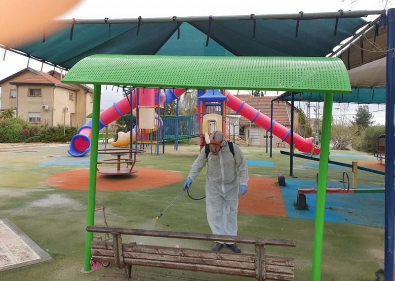 מאיר יצחק הלוי מבקש מציבור המתפללים לא להגיע לבתי הכנסת