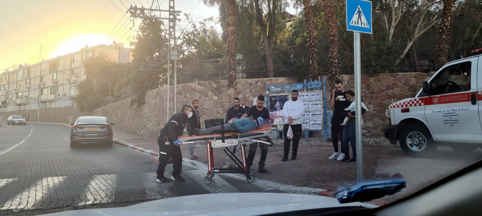תאונת דרכים עם פצועה  בכיכר המדברי
