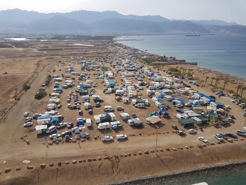 עיריית אילת מזהירה: אסורה לינה בשטחים פתוחים ועל חוף הים