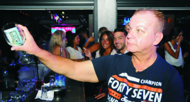 האיש הכי צבעוני בקהילה הגאה של אילת הלך לעולמו הבוקר