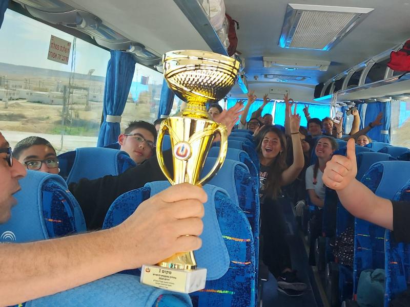 אילת על המפה! תלמידי מקיף יצחק רבין זכו בחידון בעקבות לוחמים 