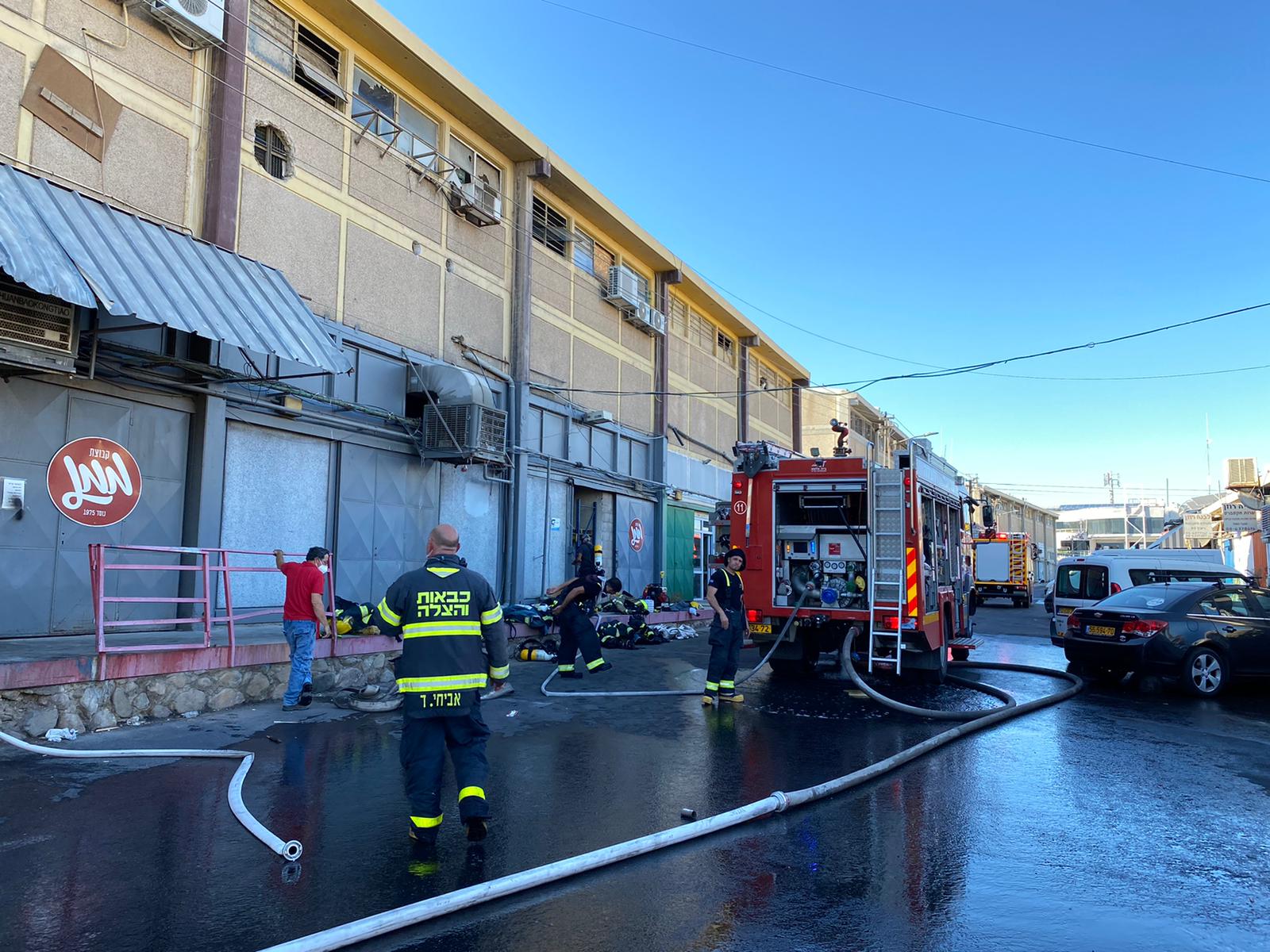צוותי כיבוי פעלו אתמול בשריפה שפרצה במבנה תעשייה ברחוב המסגר באילת