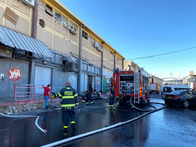 צוותי כיבוי פעלו אתמול בשריפה שפרצה במבנה תעשייה ברחוב המסגר באילת