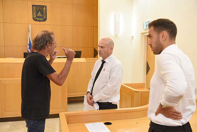 מוכר הסיגריות בראיון ראשון לאחר השחרור ממעצר השווא