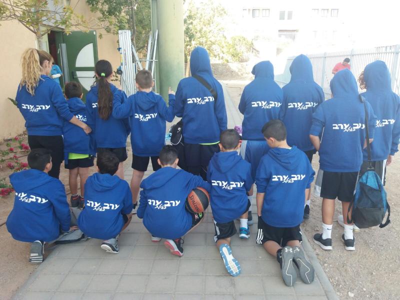 'ערב ערב' תורם למען ילדי אילת