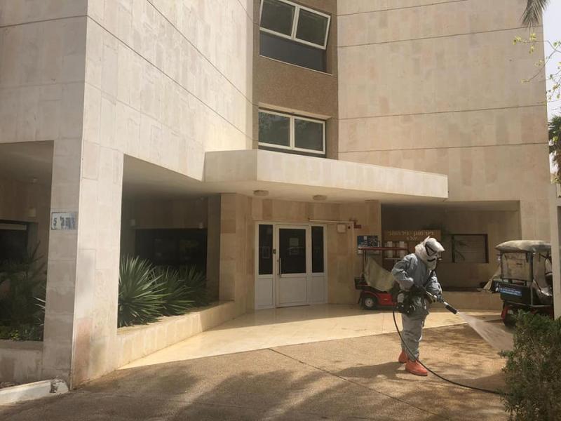 ממשיכים לחטא את מוסדות הקשישים באילת 