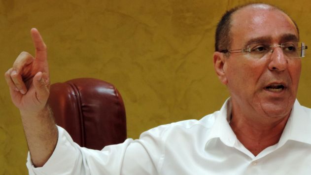 אלי לנקרי מציע: בני נוער יפגינו נגד רשתות מזון