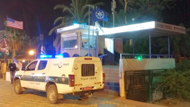 הרומן מחוץ לנישואין, התמונות האינטימיות, ניסיון ההתאבדות והדקירות