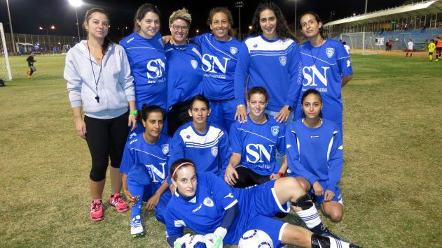 'בנות אילת' בכדורגל: שביתה, ג'וקים ומגרשים עם צואה