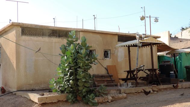 הפך את האמפיתיאטרון לאחוזתו הפרטית ועכשיו חשוד בהצתה