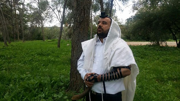 על הנסים ועל המאיר לבריות