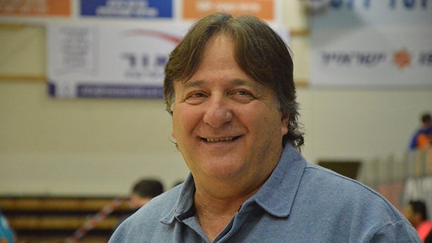 פתאל אילת ממשיכה לבד