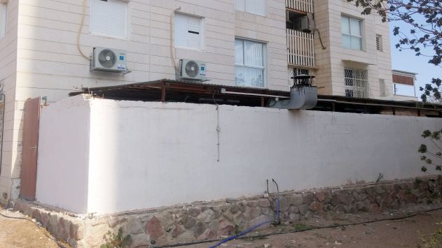 בנייה בלתי חוקית בכיכר צנינית