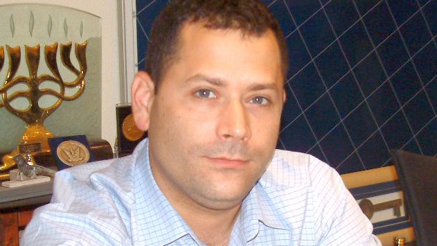 יועץ התקשורת ליאור חורב יילחם ב'ארקיע' ובעיריית אילת
