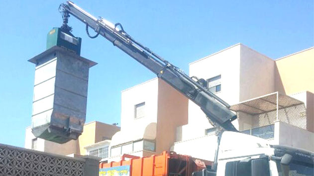תושבי מערב 7 מודאגים: האם עיריית אילת מתכוונת להתקין בלי אישור הדיירים פחי אשפה מוטמנים?