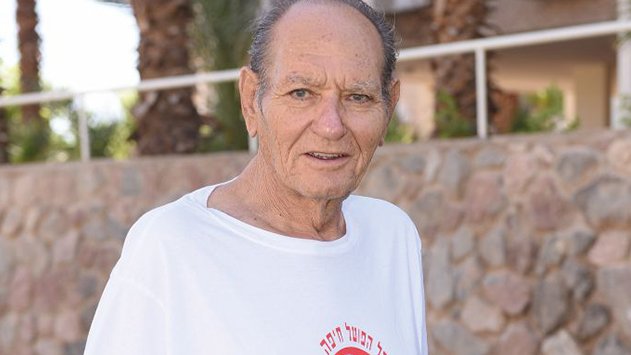 ''יש אנשים שקופצים מהגג. אני לא''