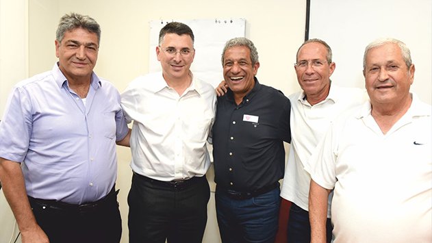 גדעון סער בעניין פתיחת עסקים באילת בשבת: ''בעיר תיירות האיזונים צריכים להיות שונים''