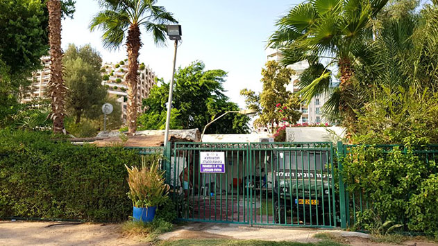 חופים הם לפעמים געגועים למציל