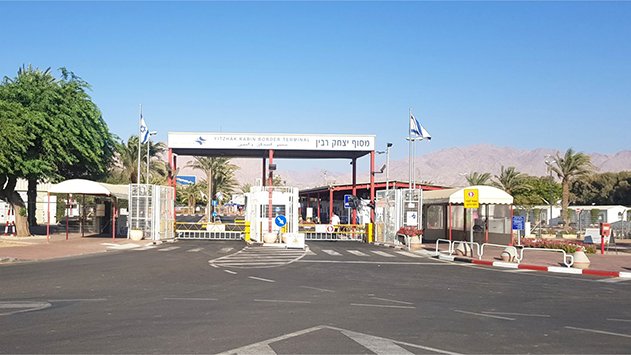 בגלל הירדנים, הרעת תנאים לעובדים הישראלים