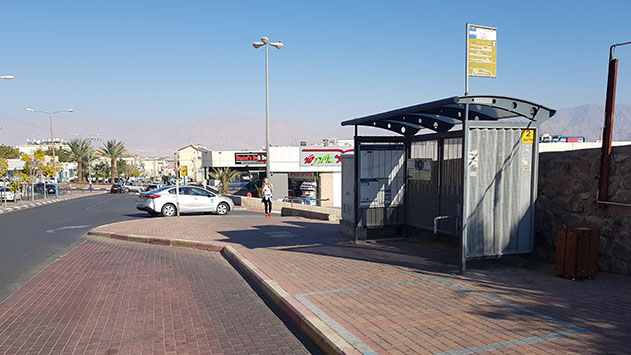 ייצוגית נגד העירייה: לא מנגישה מדרכות