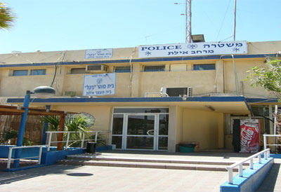 גנבו טלפונים  סלולריים  וישבו בכלא 
