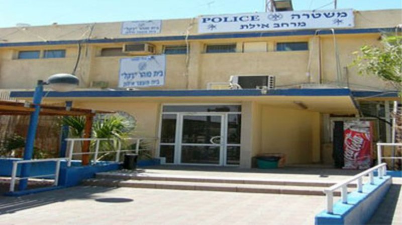 השתמשו בעגלת תינוק על מנת  לגנוב מוצרי חשמל וביגוד