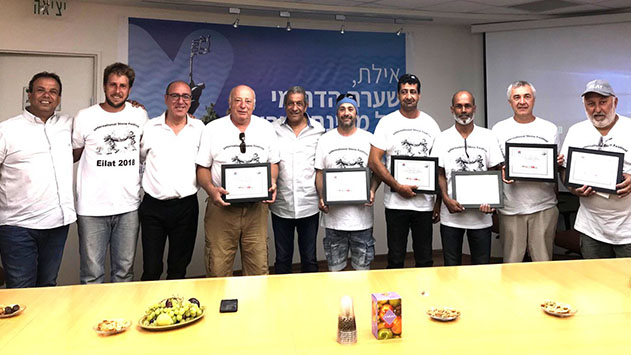 אמנים יוצרים אהבה