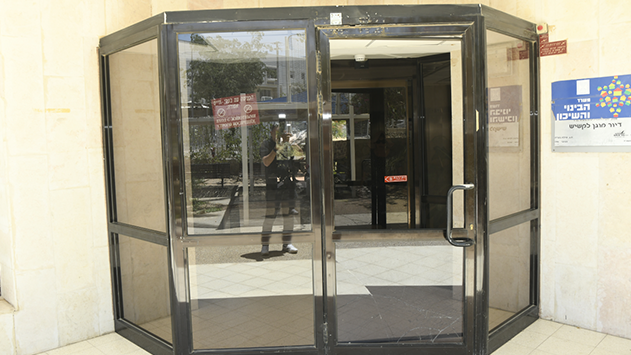 דיירי הדיור המוגן: ''תנו לנו לחיות בכבוד''