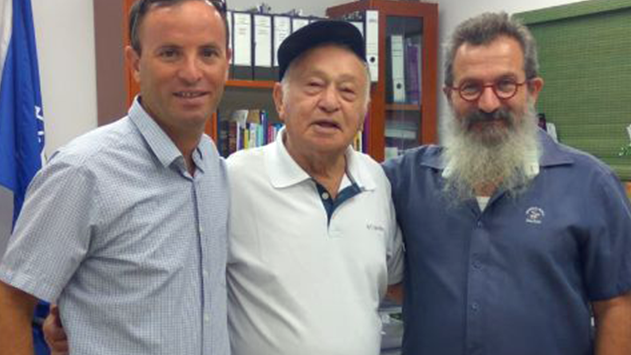  מוקירים תודה על הנתינה