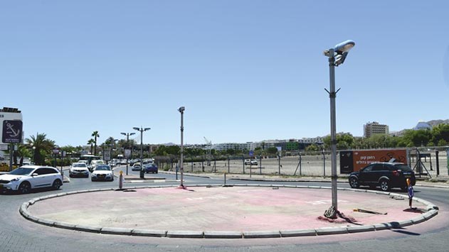 הג'יירו הסתיים מזמן והכיכרות טרם תוקנו