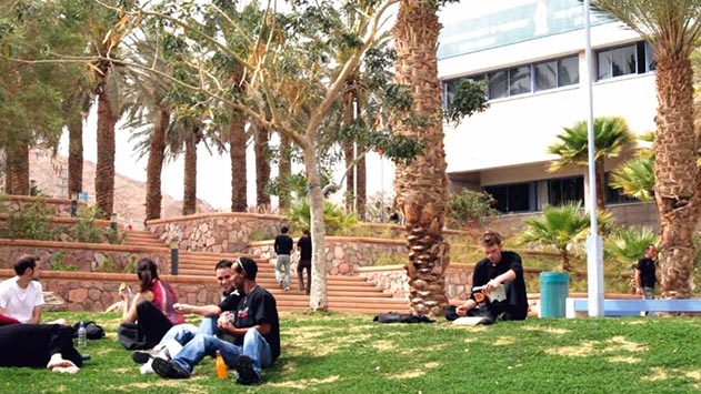 מדוע תכנית ''אקדמיה בתיכון'' אינה פעילה באילת?