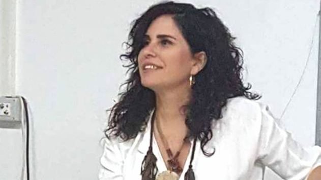 קצת אחרת