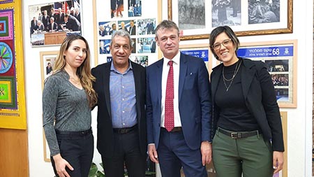 מחממים את הקשר עם שוויץ