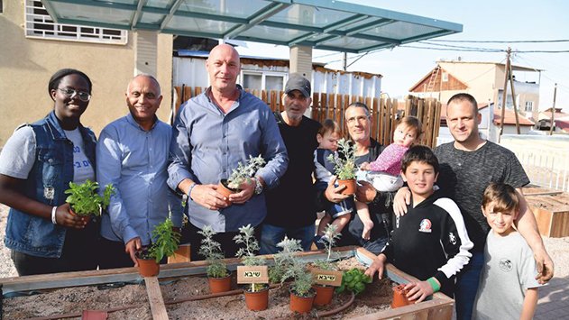 שותלים ביעלים 