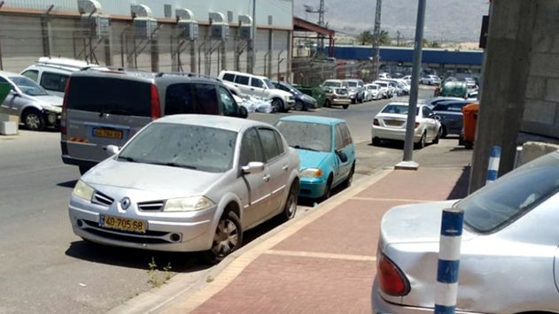 תלונה: מצוקת חניה ברחוב הדייג בשל חניית מכוניות נטושות 
