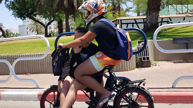 אכיפה מוגברת באילת לרוכבי אופניים חשמליים
